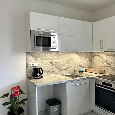 Cozy Near Centre Apartment