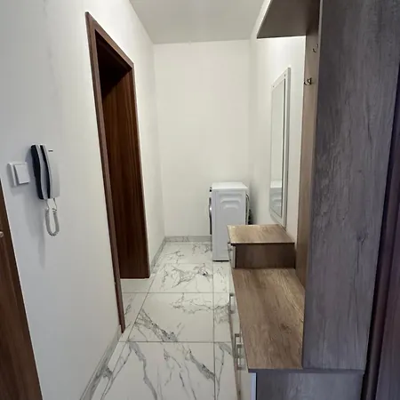 Cozy Near Centre Apartment *